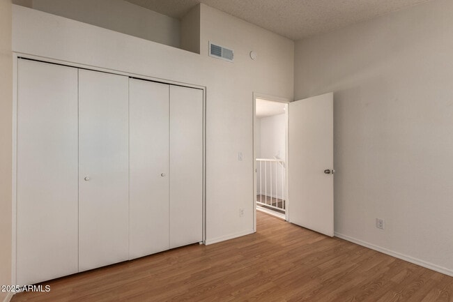 Building Photo - 6606 W Jamaica Dr