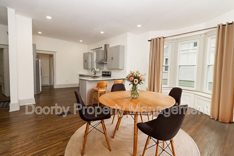 Building Photo - 2304 Chamberlain Ave.