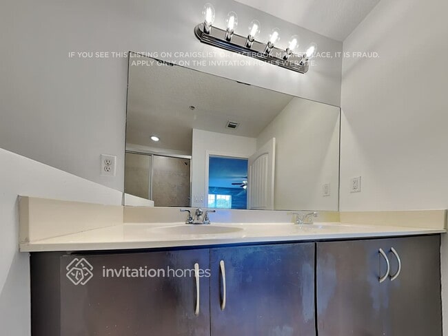 Building Photo - 206 SW 7th Ct