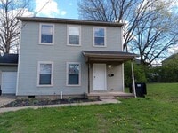 Building Photo - For Rent: 4-bedroom 2-bathroom single family home! Available NOW!