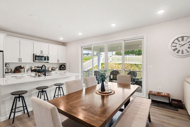 Building Photo - Beautiful Home in Pendleton!
