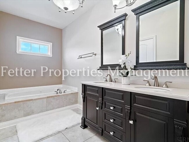 Building Photo - Stunning 4 Bedroom in Cayman Ridge