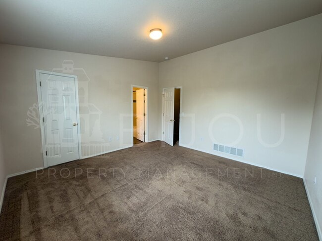 Building Photo - 2533 Mesa Springs View