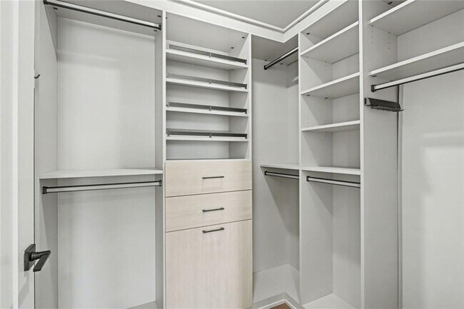 Building Photo - 788 West Marietta St NW