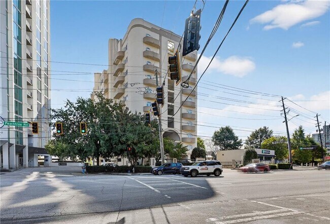 Building Photo - 2161 Peachtree Rd NE