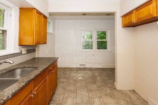 Building Photo - 3849 W 135th St