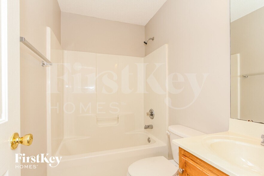 Building Photo - 164 Silver Birch Ln