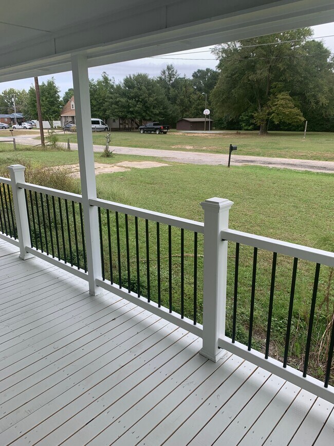 Building Photo - 145 Sally Hill Cir