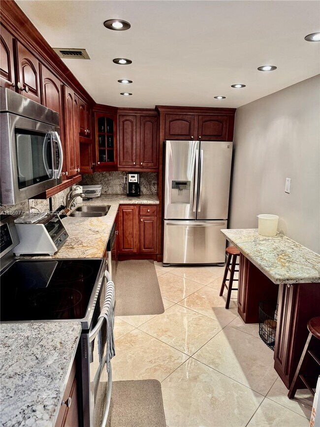 Building Photo - 1849 S Ocean Dr