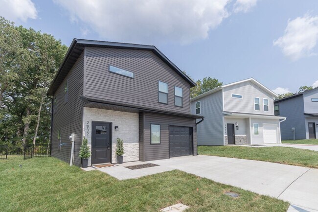 Building Photo - 2825 Emery Dr