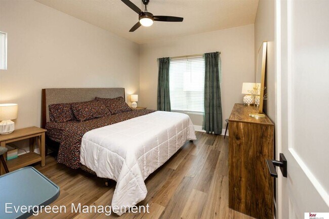 Building Photo - 3 br, 3.5 bath House - 1905 Dahlman Rows Plz.