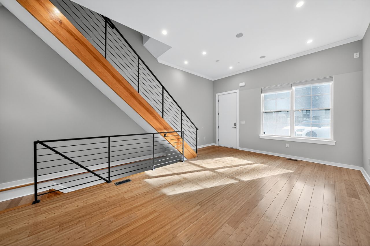 Building Photo - 1518 S 25th St