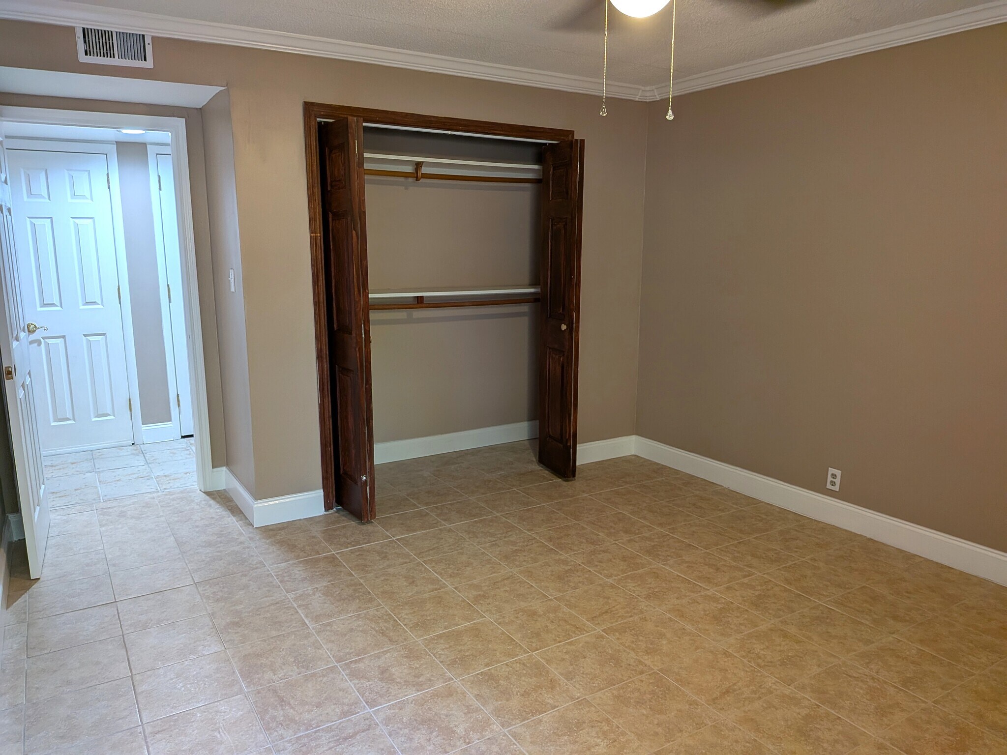 Building Photo - 8526 Madrid Ct