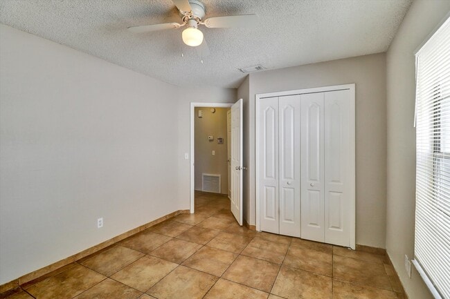 Building Photo - 521 Madrigal Ct