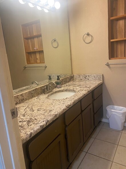 Building Photo - 1148 White Lake Ct