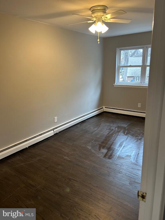 Building Photo - 839 Garrett Ln