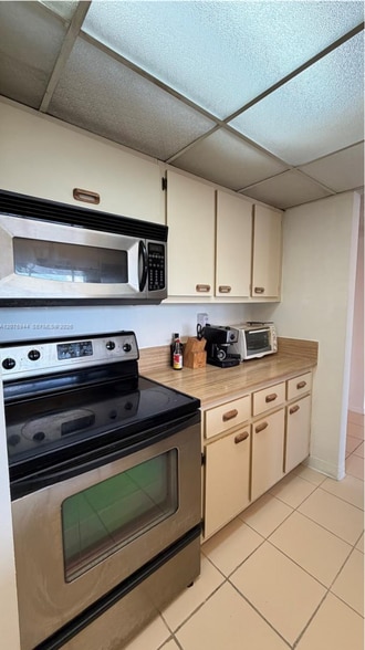 Building Photo - 7601 E Treasure Dr
