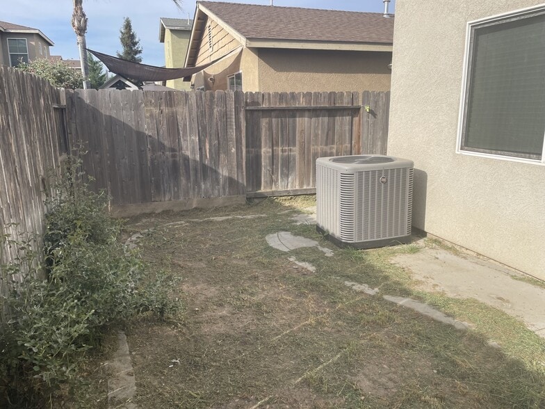 Building Photo - 4345 Briggs Ln