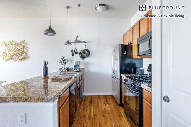 Building Photo - 1441 Central St