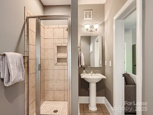 Building Photo - 4218 Ash Hollow Ln