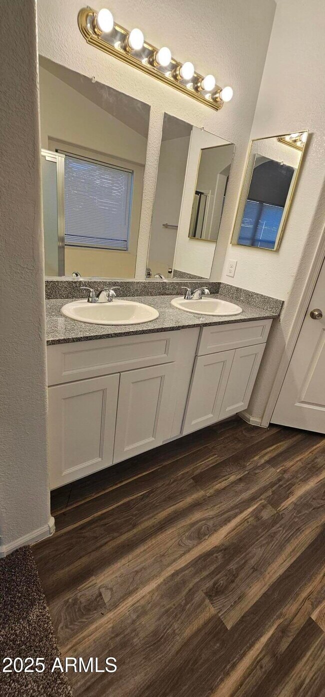 Building Photo - 11432 E Petra Ave