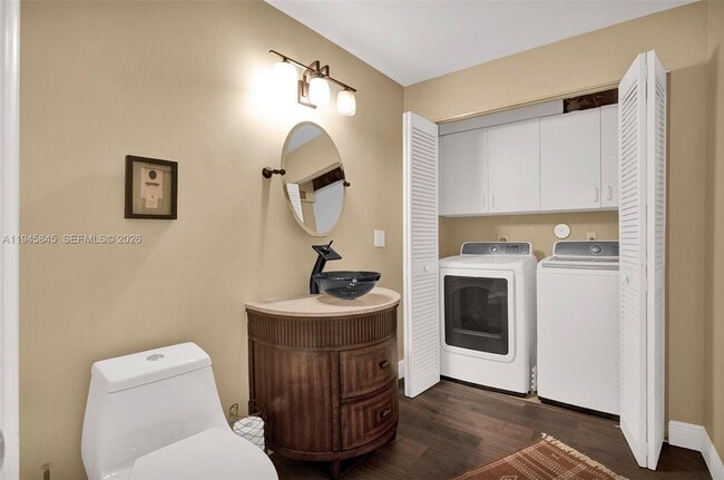 Building Photo - 18071 Clear Brook Cir