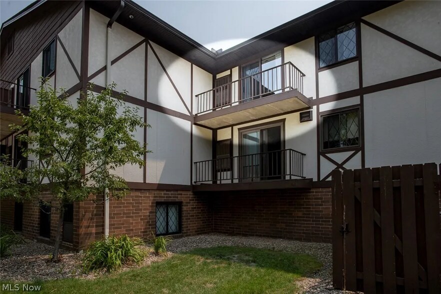 Balcony #203 - 4849 Grace Rd