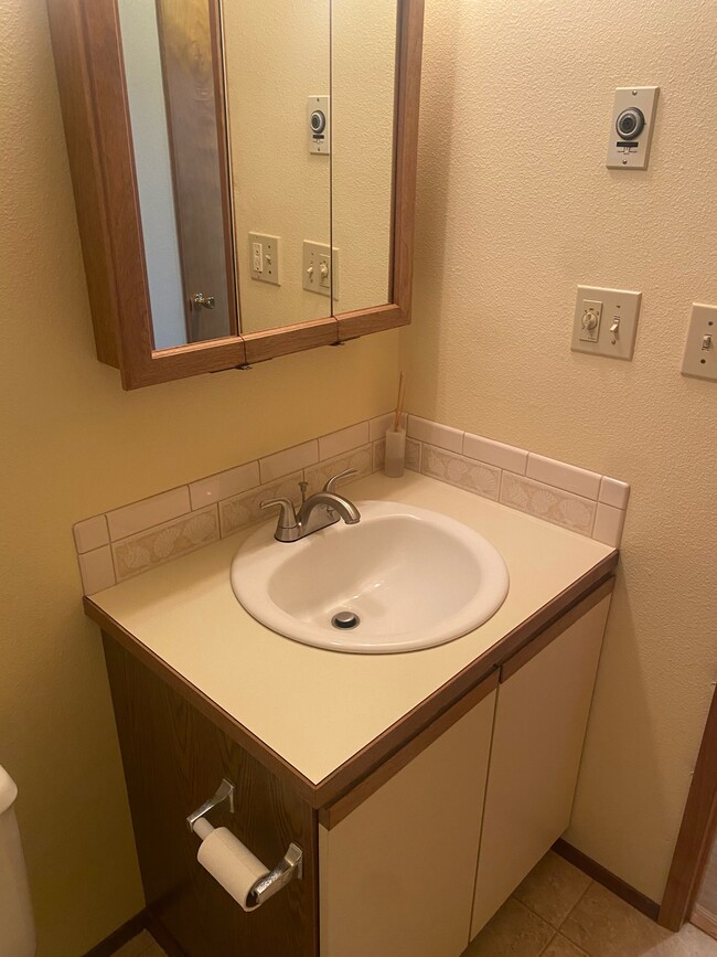 Building Photo - 934 Starfish Ct SW