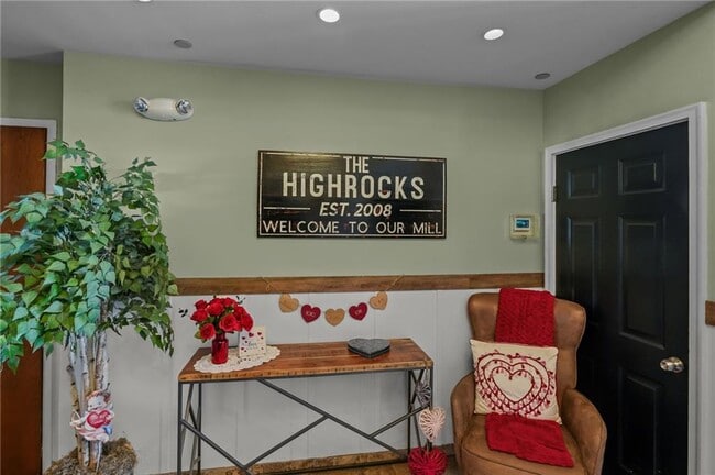 Building Photo - 1 Tupperware Dr