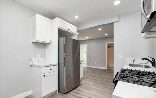 Building Photo - Boundary unit