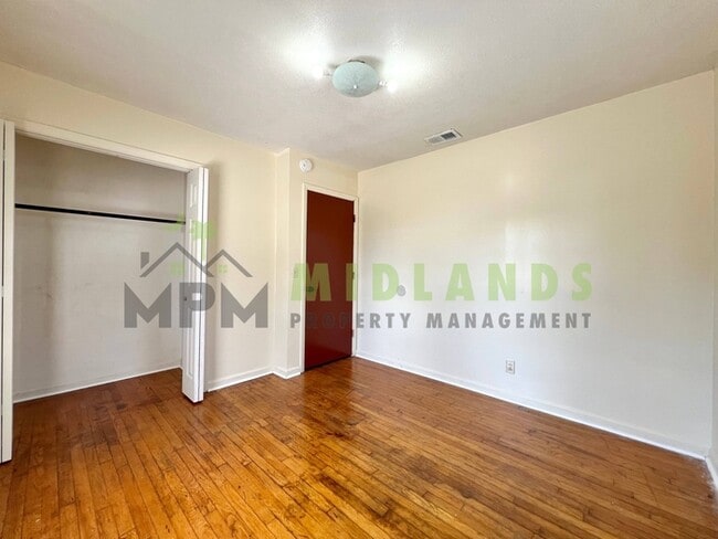 Building Photo - 1205 Faraway Dr