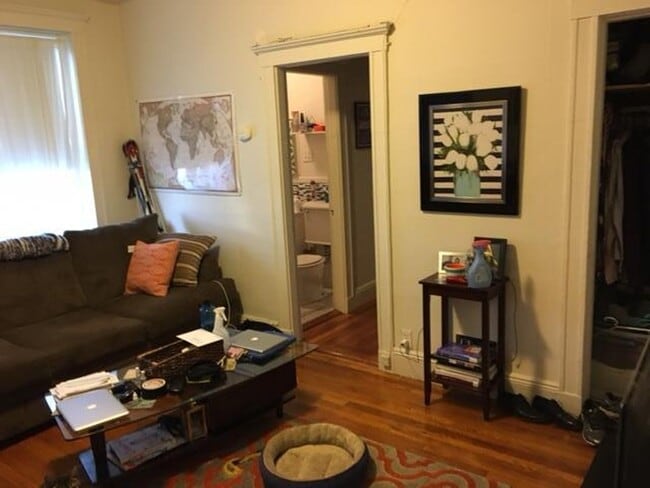 Building Photo - Nicely renovated 1 bed in a prime location in Allston!