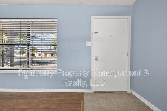 Building Photo - 1113 Gifford Dr