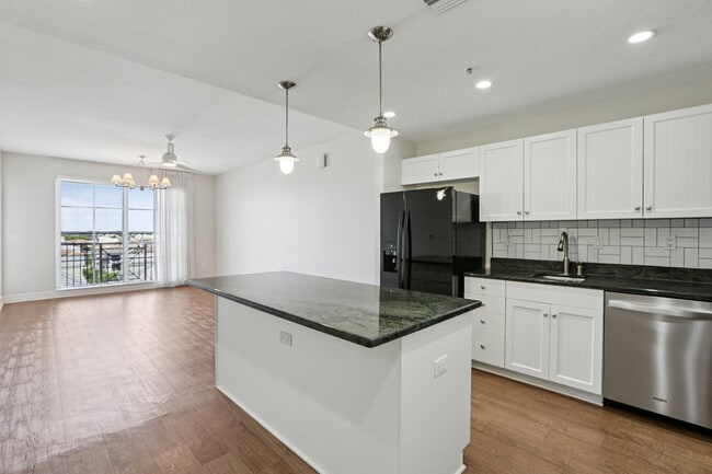 Building Photo - Marina View at Little Harbor