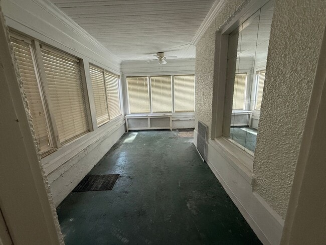 Building Photo - 425 Richwood Ave