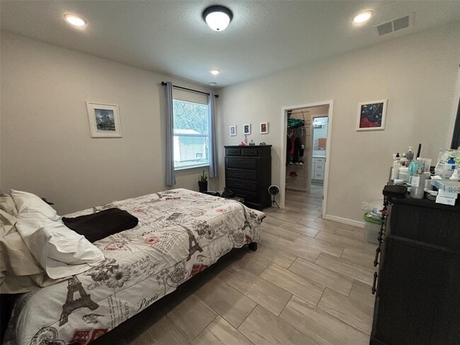 Building Photo - 9856 8th Ave