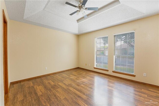 Building Photo - 13 Verdin Ave