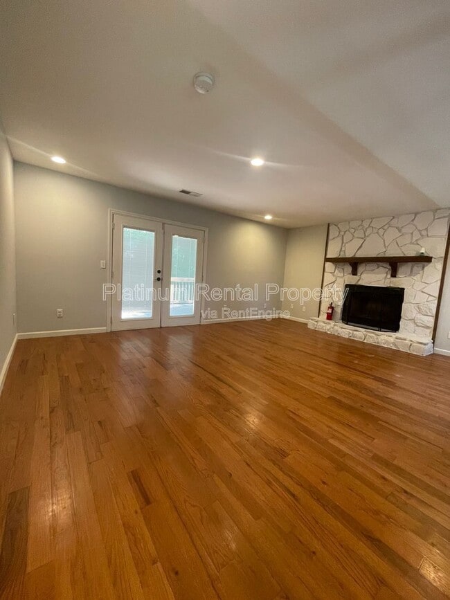 Building Photo - 4186 Nowata Dr NE