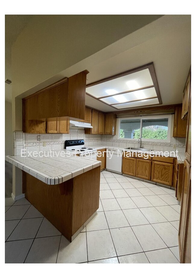 Building Photo - House for Rent|623 E Clinton Ave Atwater