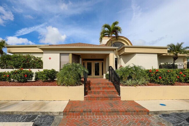 Building Photo - 2002 Blue Hawk Ct