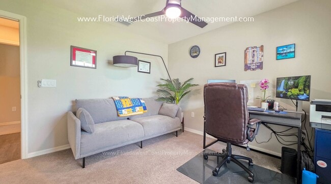 Building Photo - EXCEPTIONAL 3 BEDROOM/2 BATH HOME PLUS LARGE FENCED YARD! LONG TERM LEASE- UNFURNISHED!
