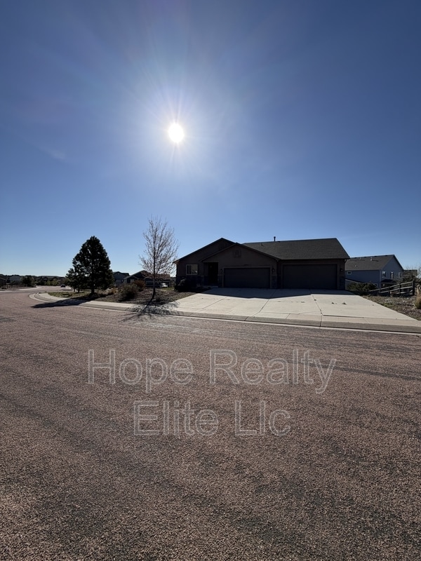 Building Photo - 10931 Glen Canyon Dr