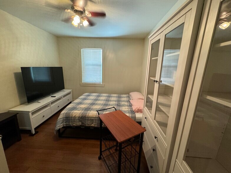 Bedroom - 11 Squaw Hollow Rd