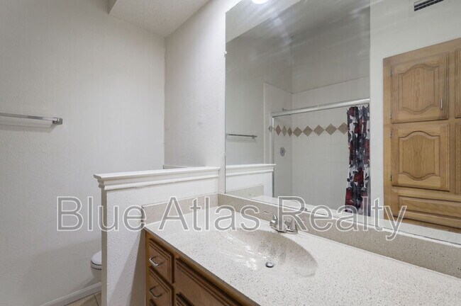 Building Photo - 701 Via Del Mar