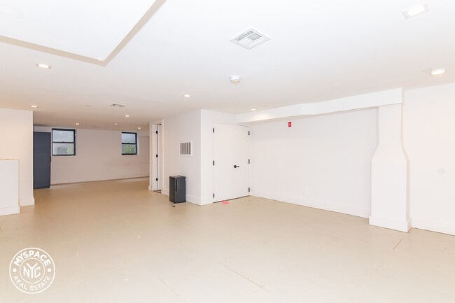 Building Photo - 1582 Prospect Pl