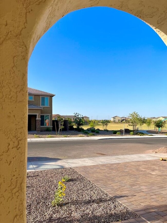 Building Photo - MOVE IN SPECIALS!! 2 Master Suites Open Ceiling Modern Home for RENT!