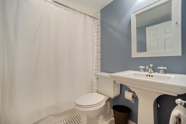 Building Photo - 4518 Chase Ave