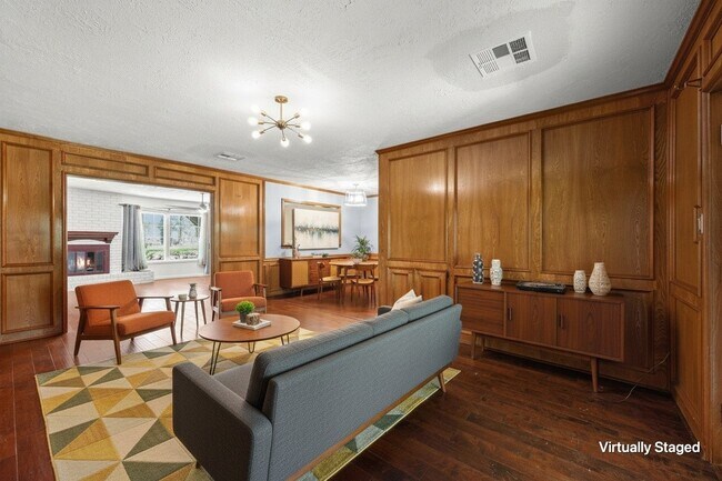 Building Photo - 616 Cannan Dr