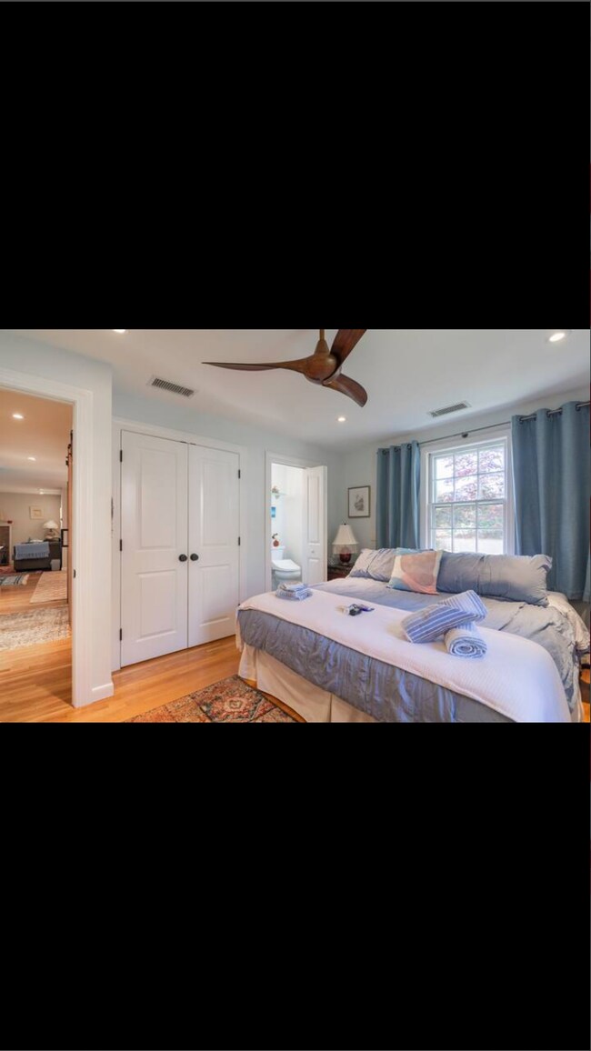 Building Photo - 76 Bay Rd