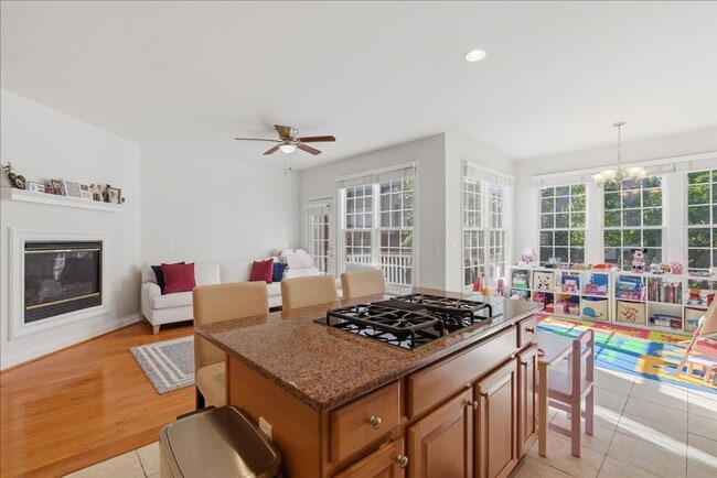 Building Photo - Welcome to this beautifully maintained 4-bedroom, 3.5-bath townhome in the heart of Lorton